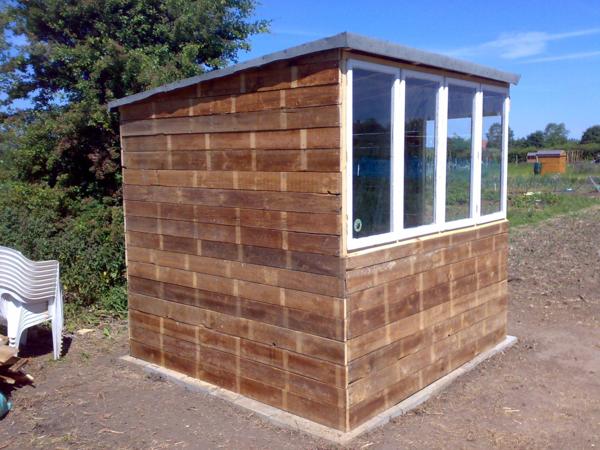 recycle pallet shed